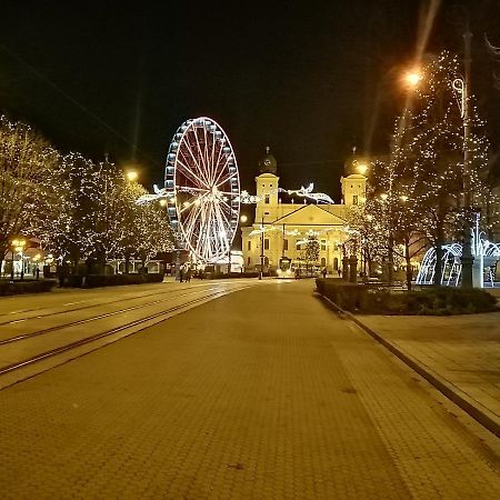 Green Island In The Downtown With Free Parking Debrecen Extérieur photo