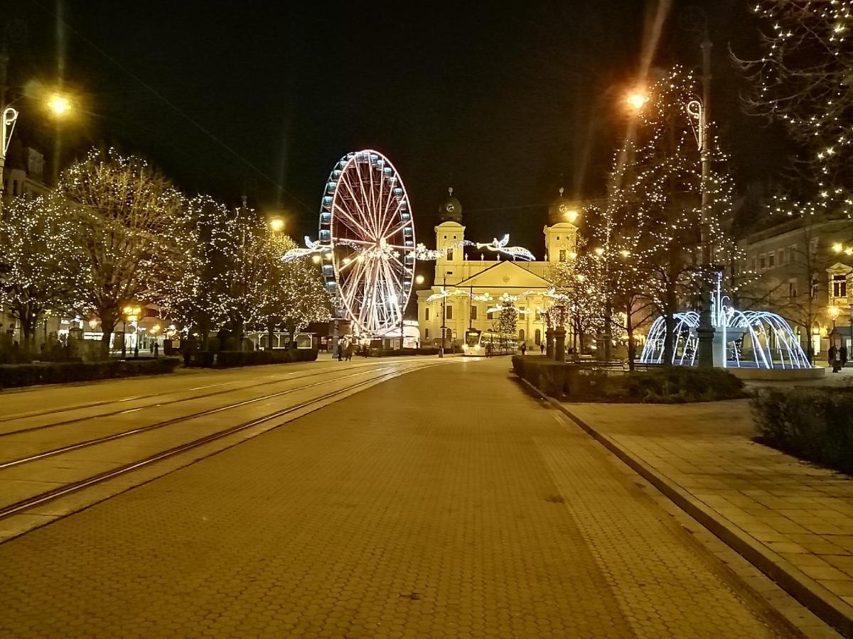 Green Island In The Downtown With Free Parking Debrecen Extérieur photo